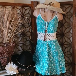 NEW NWT TEAL WHITE EMBROIDERED MED  DRESS LINED